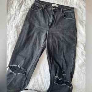 Abercrombie Curve Love Ankle Straight Ultra High Rise - black distressed sz 10L